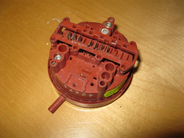 niveauregelaar T Nr. 4285850 wasmachine onderdeel