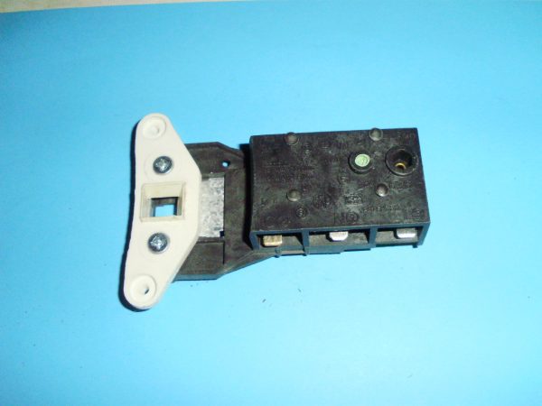 wasmachine onderdelen: tweedehands deurrelais (3 kontacten) T85 tipo 626