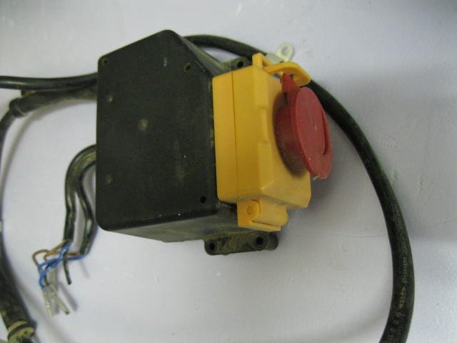 Noodschakelaar, machineschakelaar, 3-fase, 400 V, noodschakelaar, machineschakelaar, veiligheidsschakelaar, stekker, schakelaar met fasespatel en 67 cm kap, identiek aan KOA7, 400 V