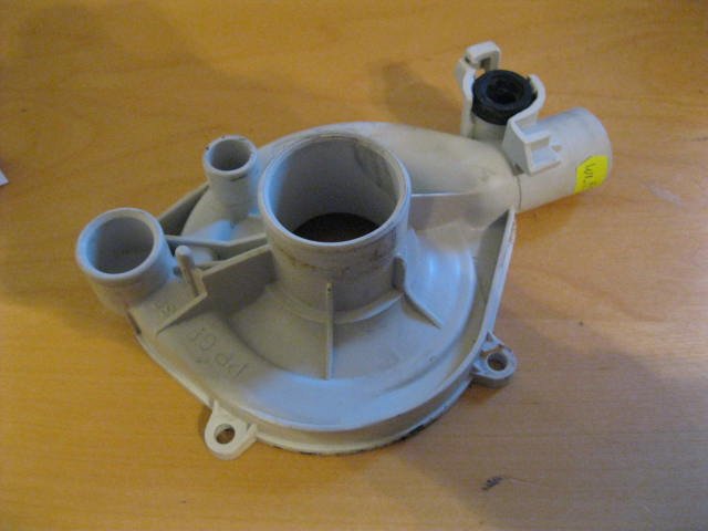 spoelpomp Miele pomphuis MPE 31, 04493450, vaatwasser onderdeel