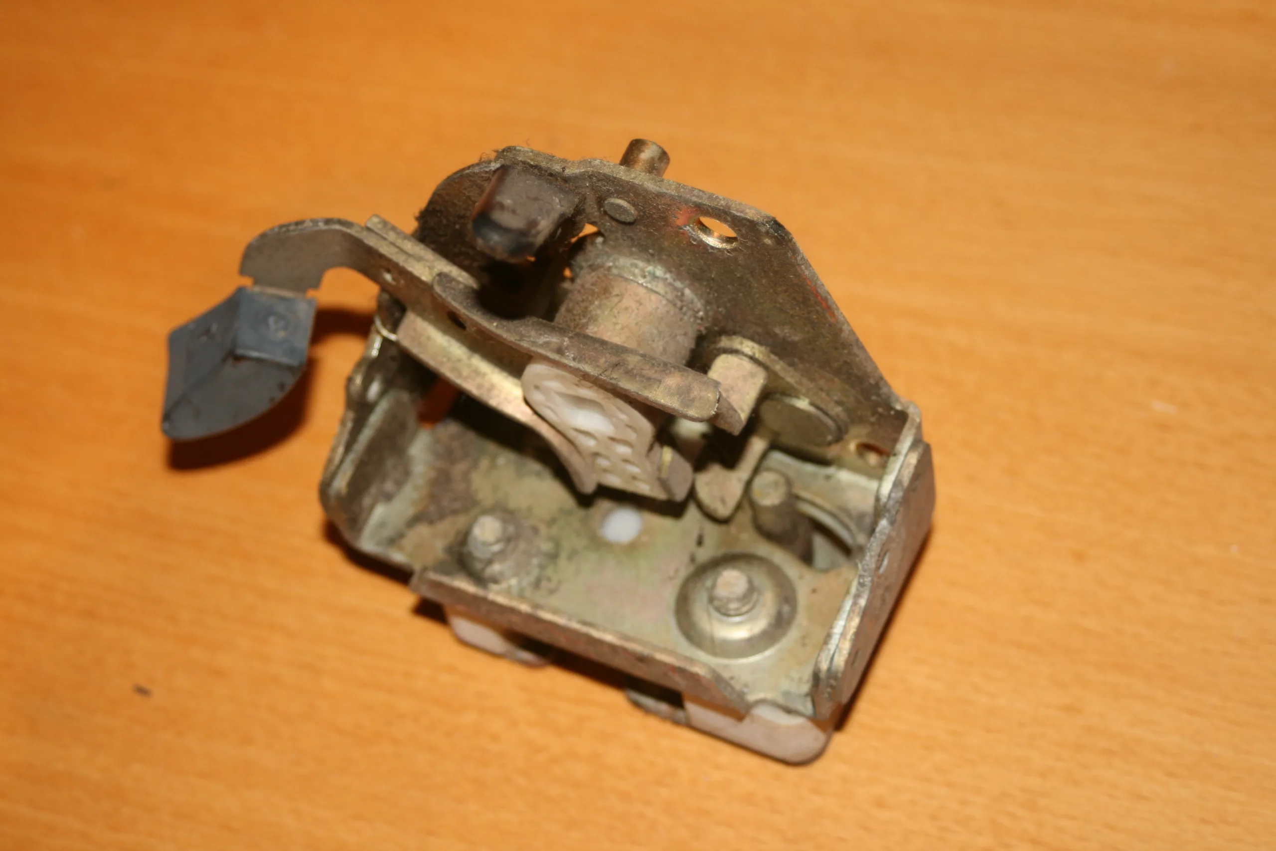 Deurslot rechts achterportier, auto onderdeel 2CV
