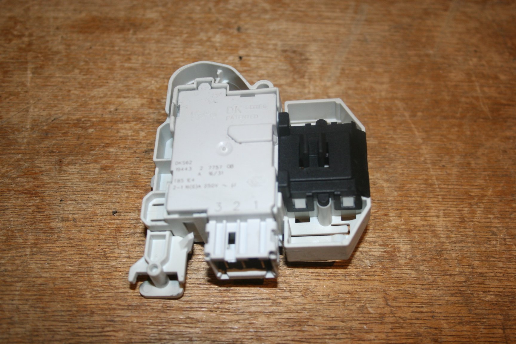 deurrelais 3 contacten S62565, 19474004, 9000651490, wasmachine - Afbeelding 2
