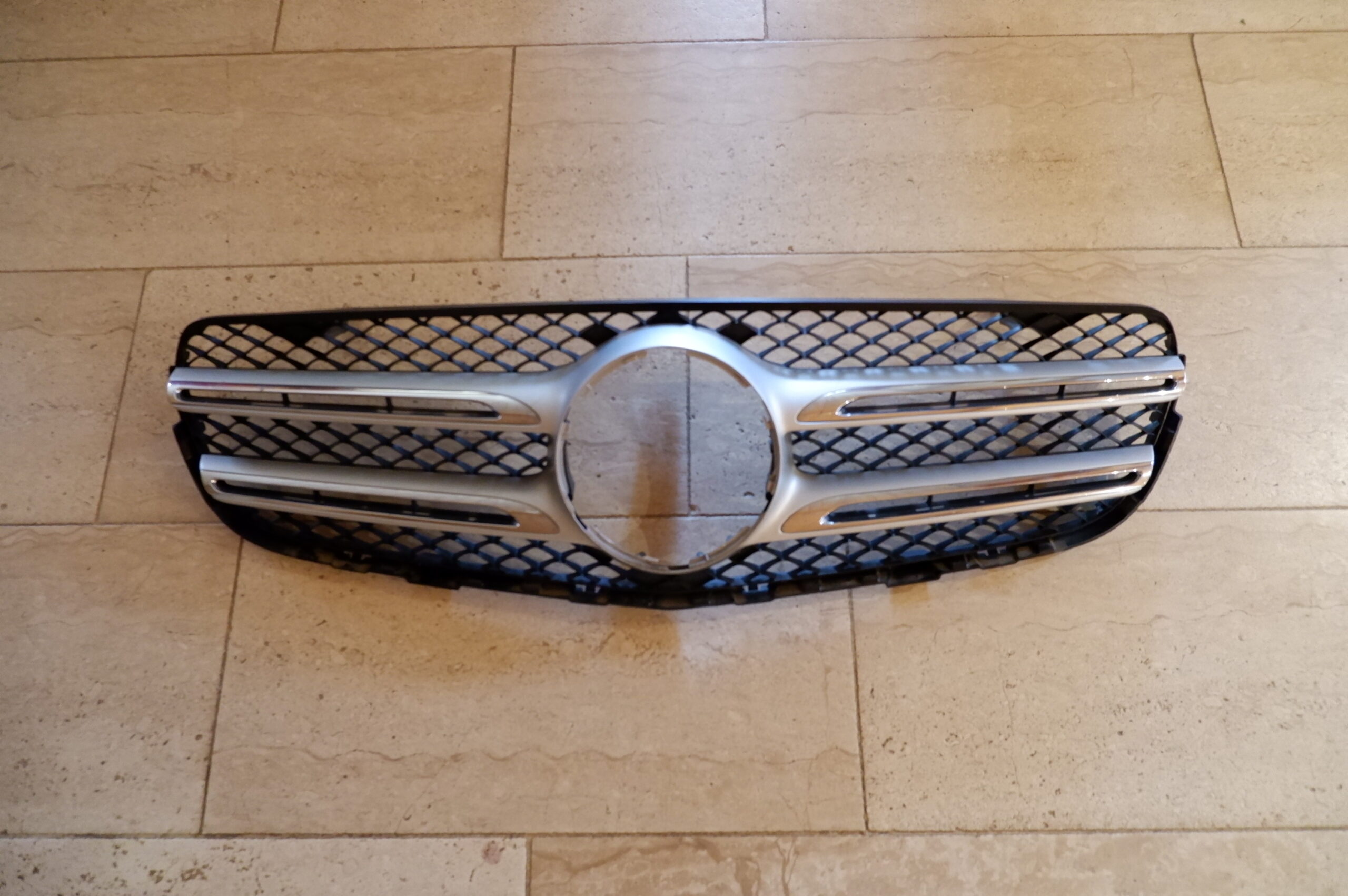 Diamantradiatorrooster A-Klasse W176 Original Mercedes-Benz, A1768802083 9982, nieuw