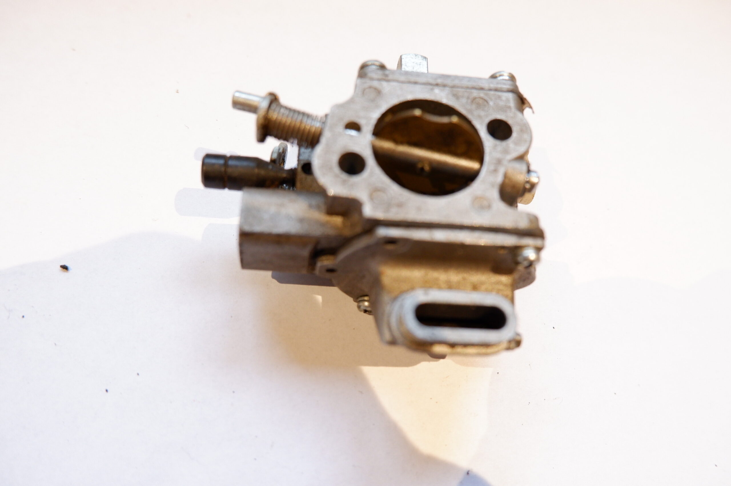 Carburateur WALBRO WJ69 410 kettingzaag gebruikt onderdeel - Afbeelding 2